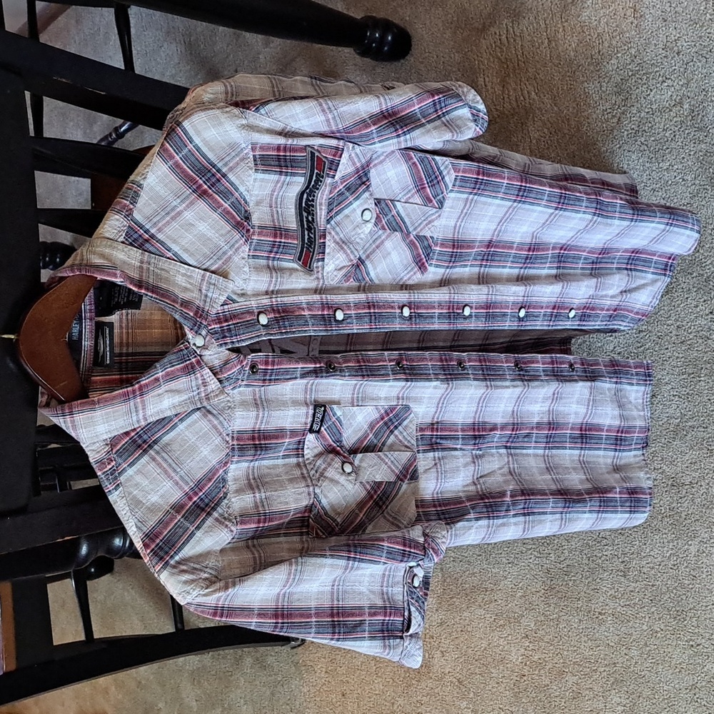Men's Harley Davidson short sleeve button down shirt.  Excellent condition